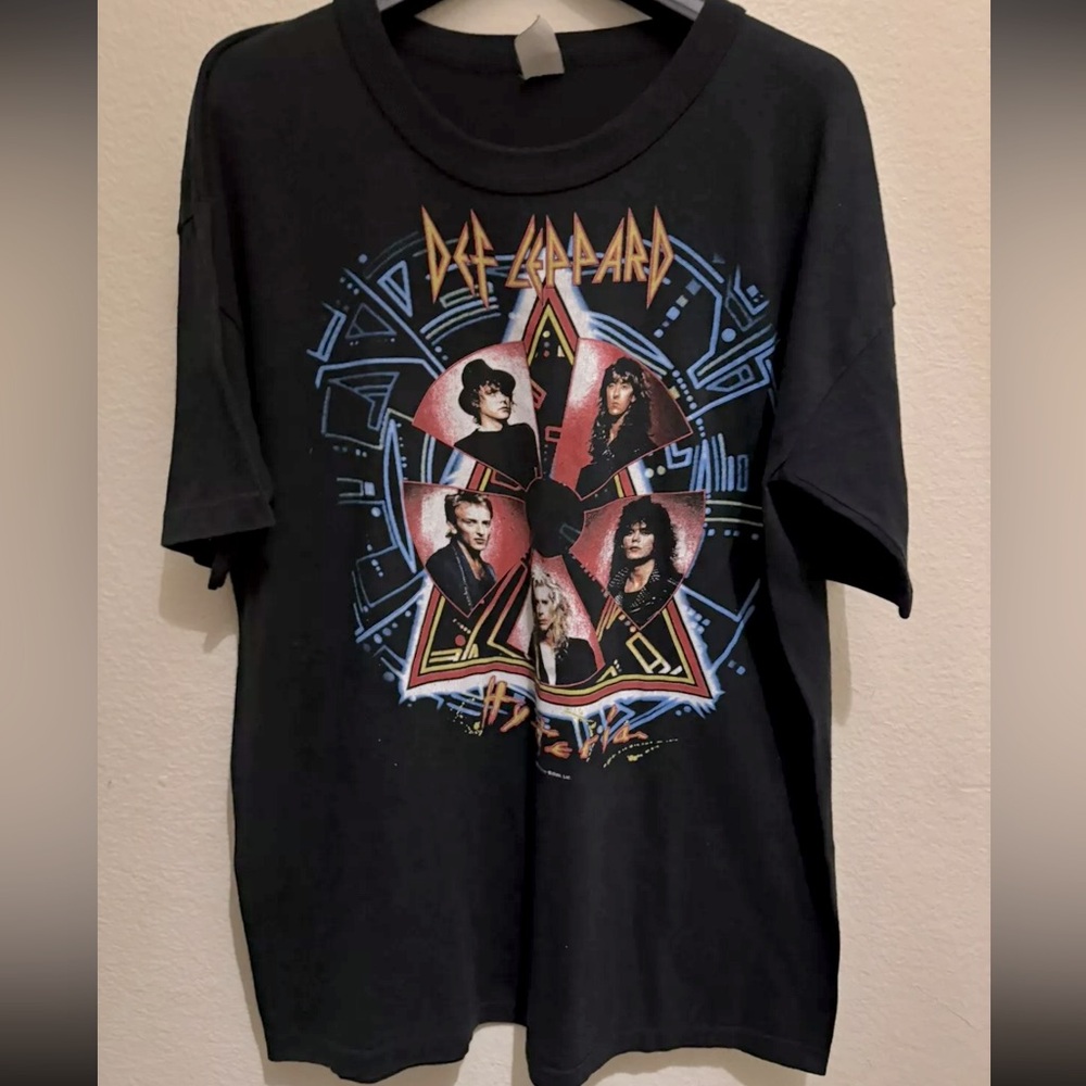 Def Leppard vintage shirt from 1988.